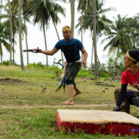 Throwing the gasing