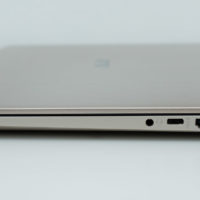 ASUS VivoBook S15 right port
