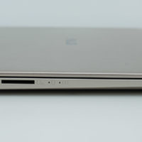 ASUS VivoBook S15 left port
