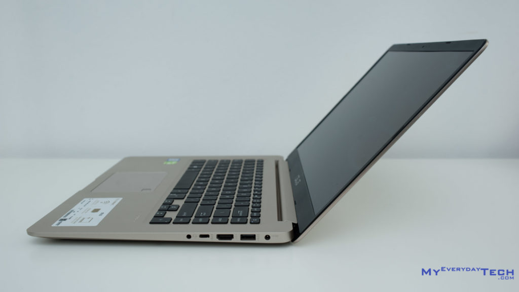 ASUS VivoBook S15 display angle