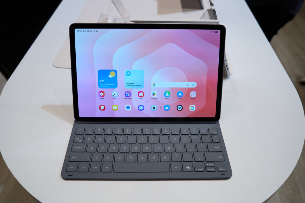 Samsung Galaxy S25 FE Galaxy Buds3 FE Galaxy Tab S11 series hands on 17