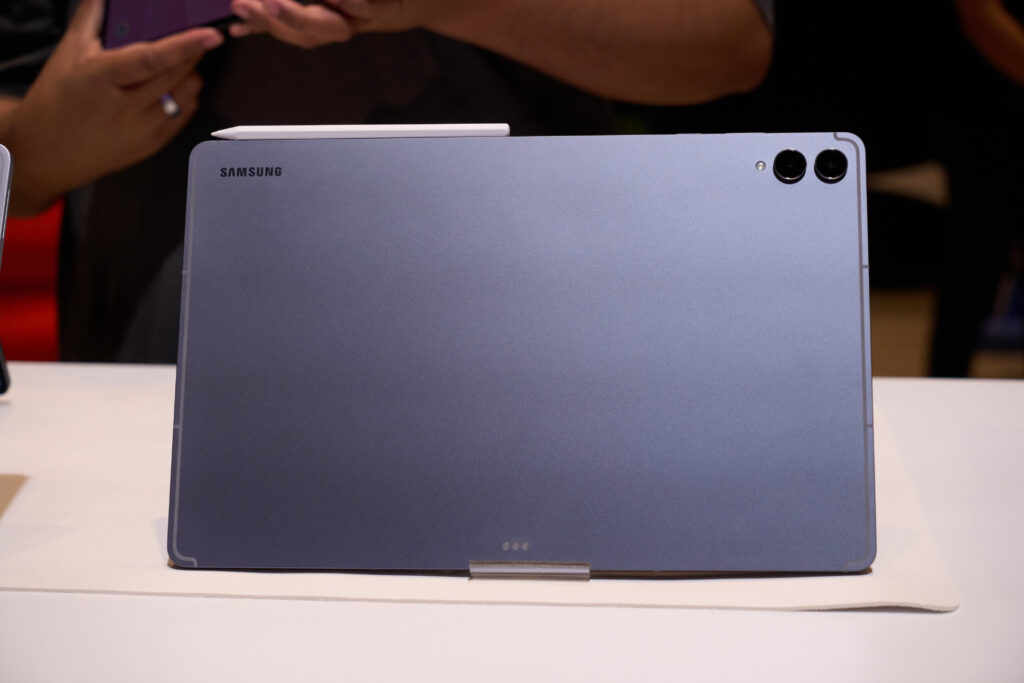 Samsung Galaxy S25 FE Galaxy Buds3 FE Galaxy Tab S11 series hands on 5