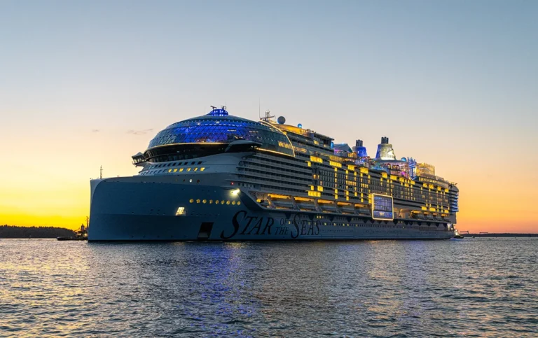Samsung supplies Star of the Seas over 6,000 displays featured