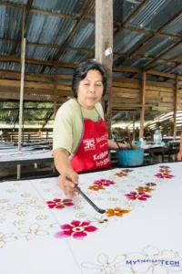 Colouring the batik