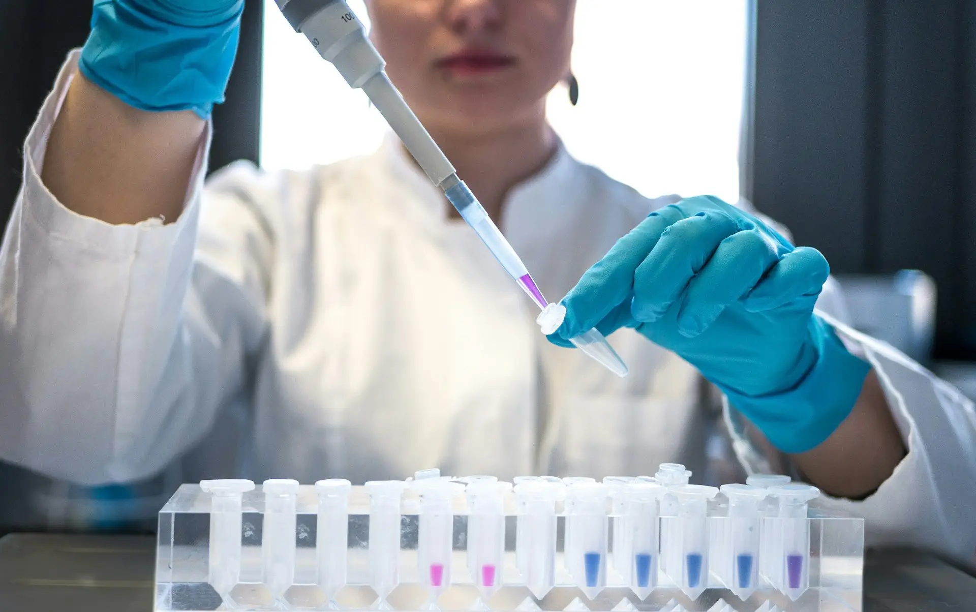 How Molecular Pathology Labs Rely on LIS Software to Manage Complex Testing